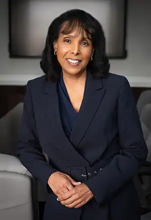 KarenDuncan-Web-Bio-Shot